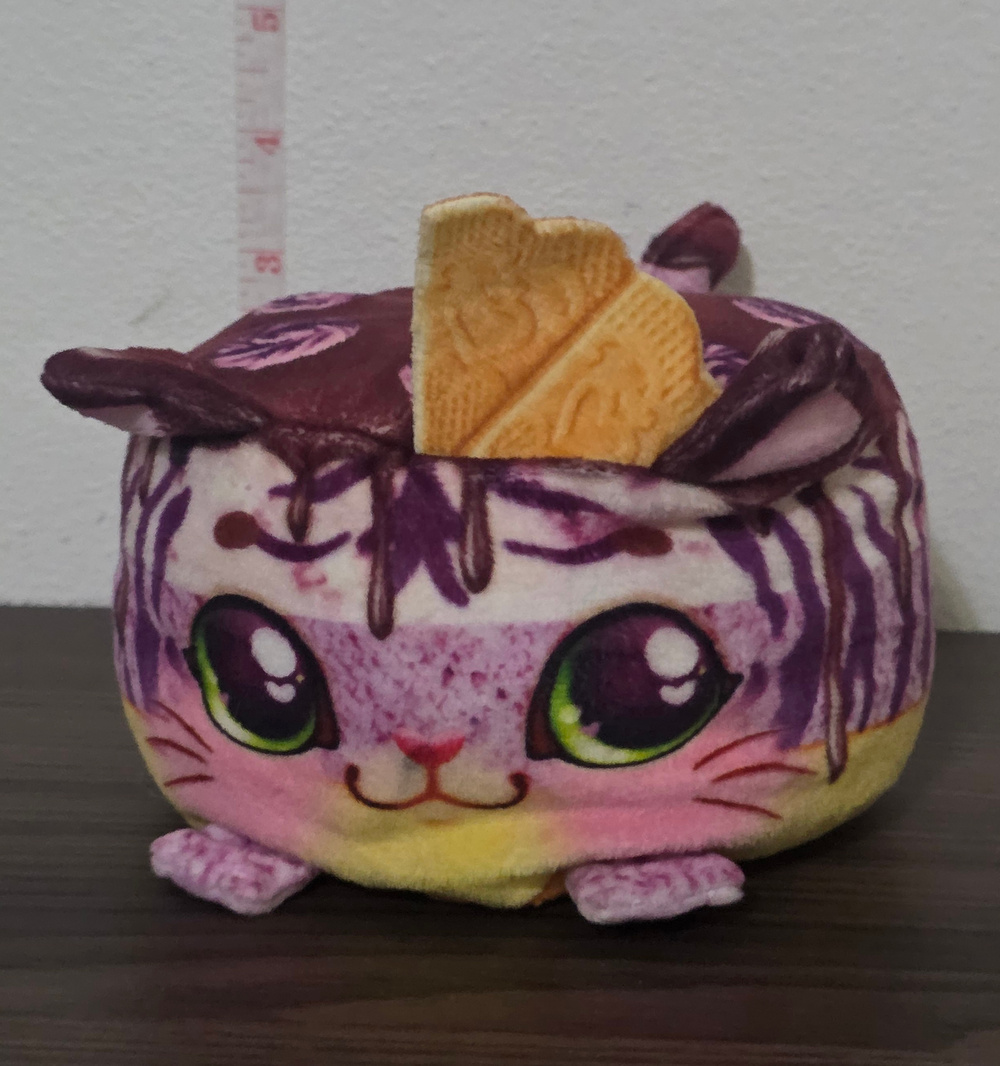 Moose Toys Cookeez Makery Freezy Cakez "Tiger Berry Ripple" Scented Plush